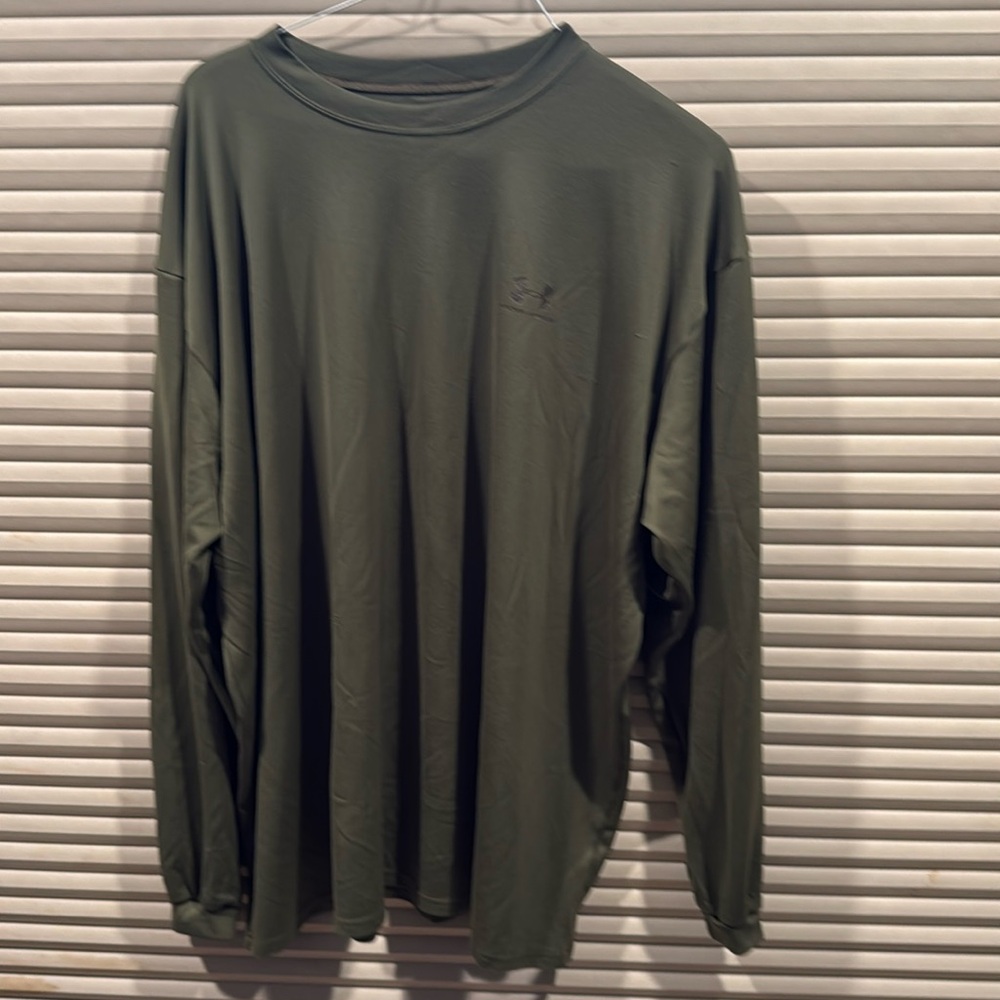Pre worn 3XL long sleeve heat gear T-shirt in Olive green.